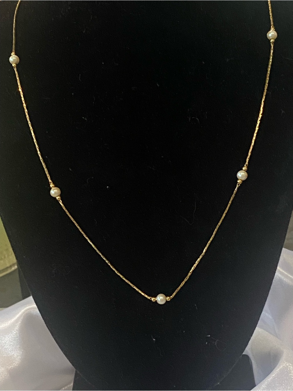 Monet Gold-tone Pearl Station Necklace 15” Vintage Classic Minimalist Jewerly